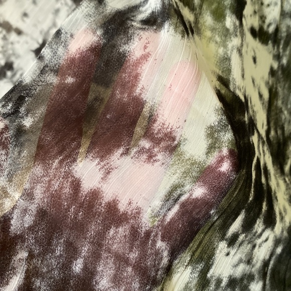 Women’s ruffled high-low blouse - Picture 9 of 10